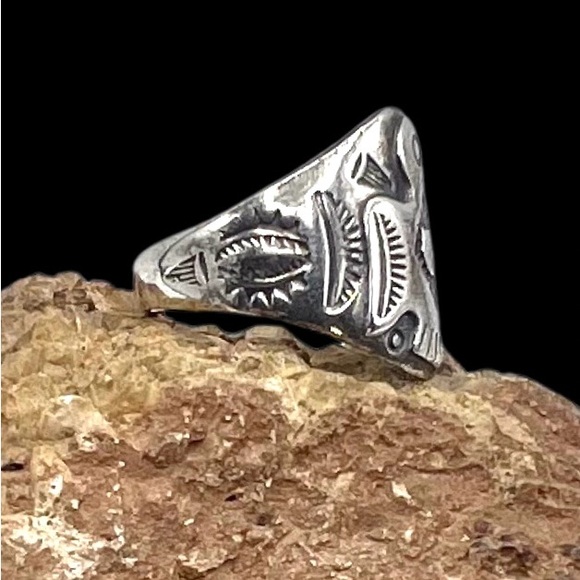 Navajo Bell Trading Style Fred Harvey Sterling Silver Thunderbird Ring 8 - Picture 2 of 7